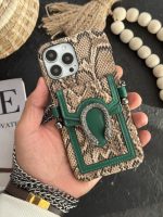 قاب موبایل آیفون پوست ماری پایتون جاکارتی و بند بلند - تصویر 5
