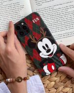 قاب موبایل آیفون میکی موس فان شاخدار چهارخونه سبز و زرشکی محافظ لنزدار - تصویر 6