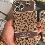قاب موبایل آیفون گل رز رمانتیک گاردن قهوه ای - تصویر 3
