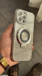 قاب موبایل ( آیفون - سامسونگ ) کلاسیک دور نگین طرح مگسیفیت استندشو - تصویر 15