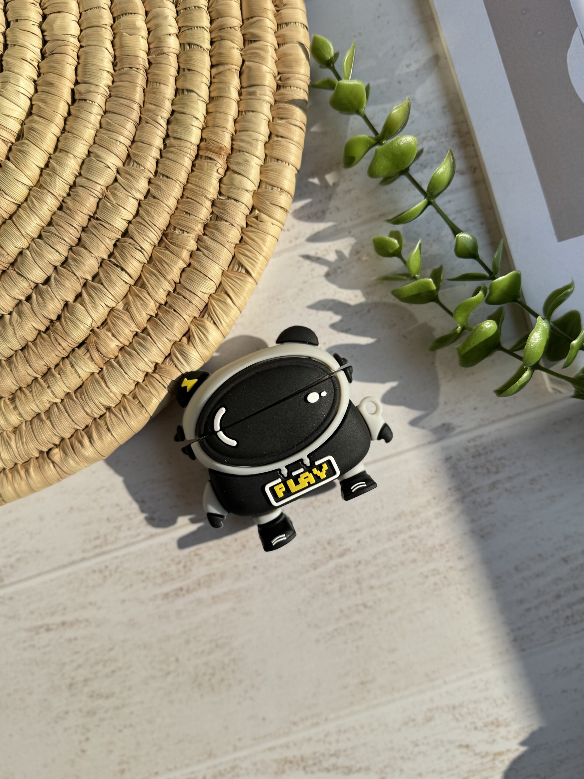 0c784b.jpeg کاور ایرپاد سیلیکونی *Lightning Bear *Play (کدa0213) - تصویر 1