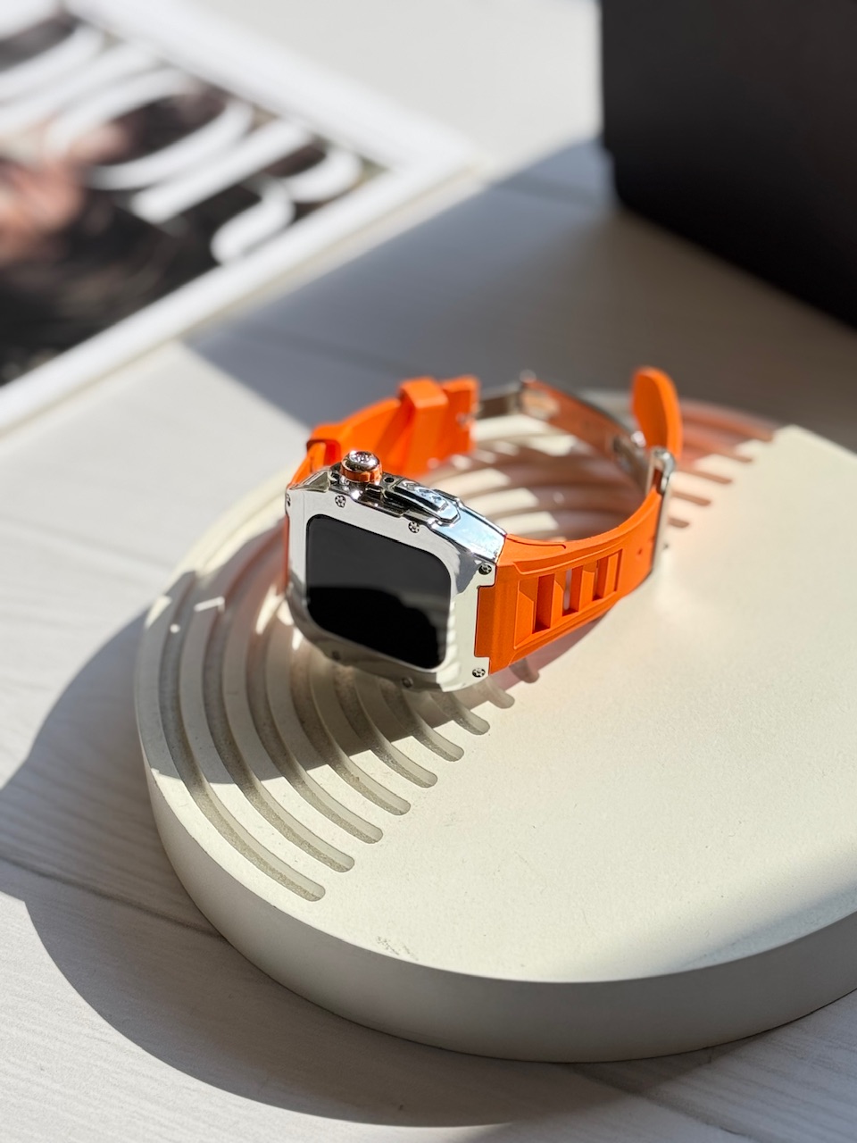 5c747e.jpeg بند و گارد اپل واچ Titan Orange (کدw5037) - تصویر 1