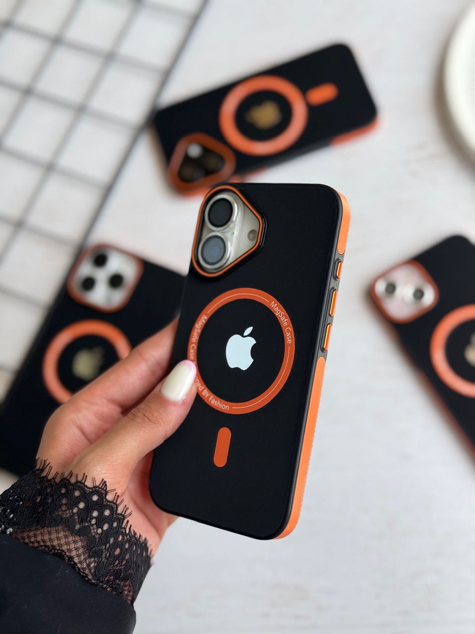 95d250.jpeg قاب Orange Grip MagSafe (کدC2009) - تصویر 1
