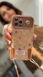 قاب موبایل آیفون گل دریایی جیر سنگشور قهوه ای + بند ست - تصویر 3
