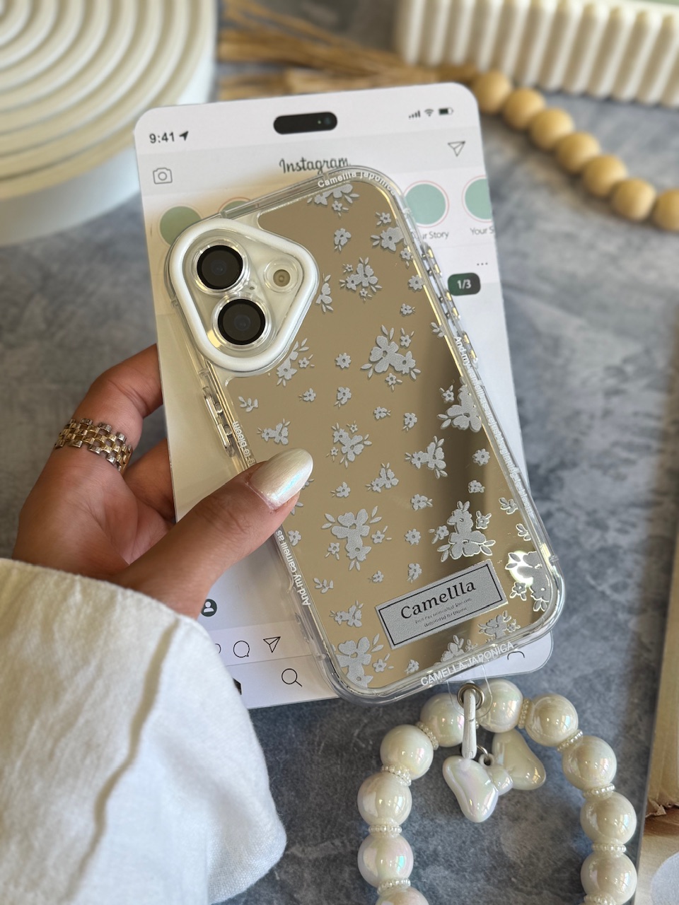 b622f0.jpeg قاب گل کاملیا با آویز (کدC2102) - تصویر 1