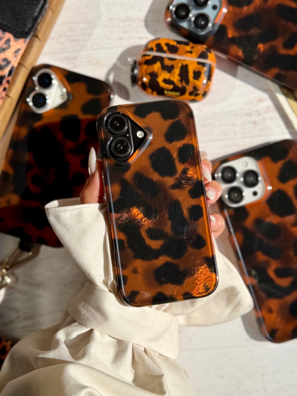 799a76 قاب Leopard Flame (کدC2130) - تصویر 1
