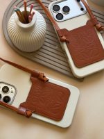 قاب آیفون چرمی loewe - تصویر 3